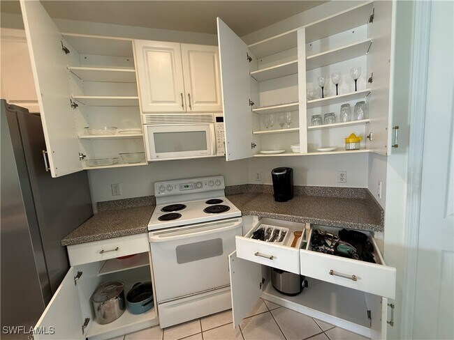 Building Photo - 1335 Sweetwater Cove