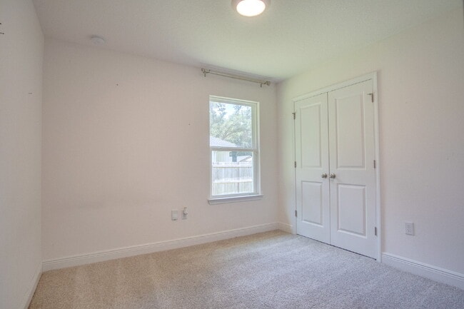 Building Photo - Modern 3/2 Home with Garage, Fenced Yard, ...