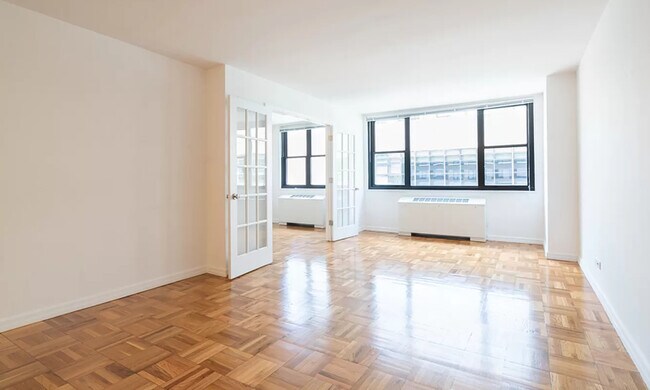 Primary Photo - 330 W 58th St