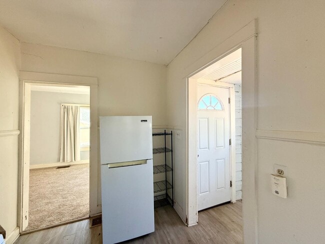 Building Photo - 1435 1/2 15th St N. - 1435 1/2 15th St N