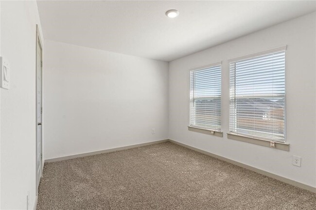 Building Photo - 29318 Hoelzen Holw Dr