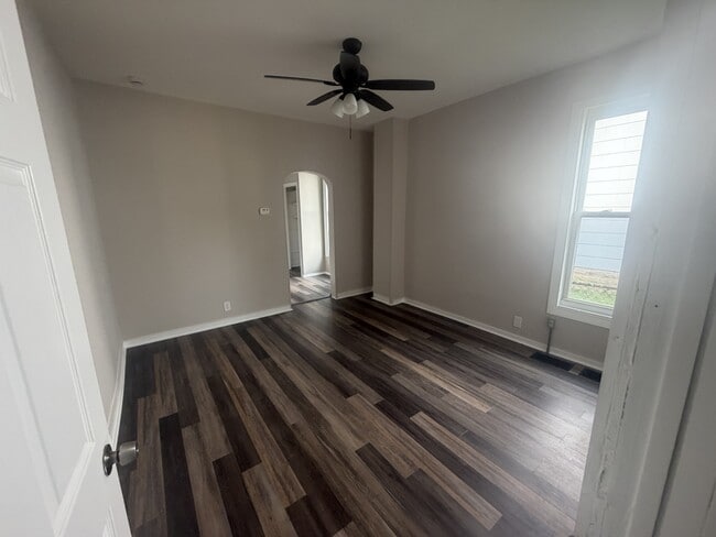 Building Photo - 5617 Abbottsford Ave