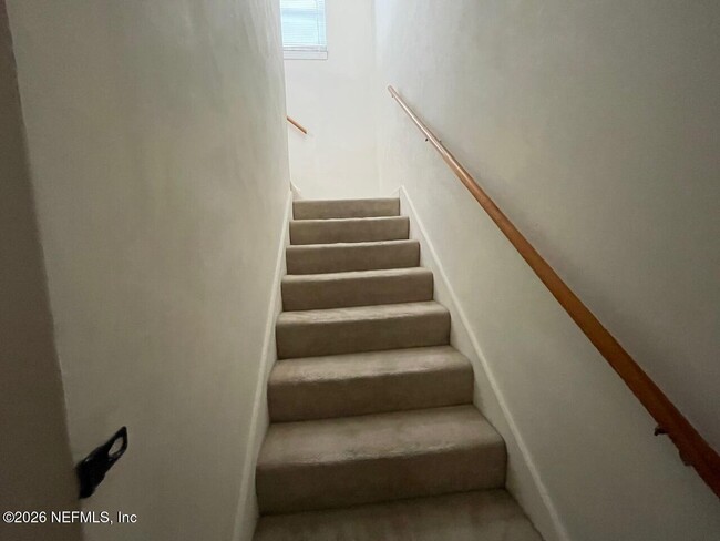 Building Photo - 231 Hopkins St