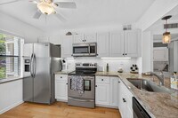 Building Photo - 12790 Briarlake Dr