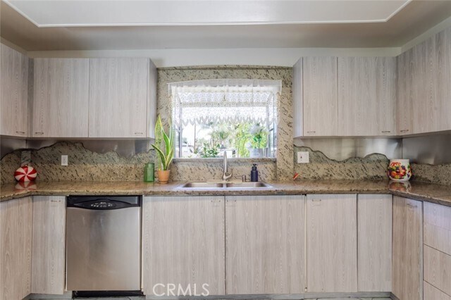 Building Photo - 19026 Keswick St