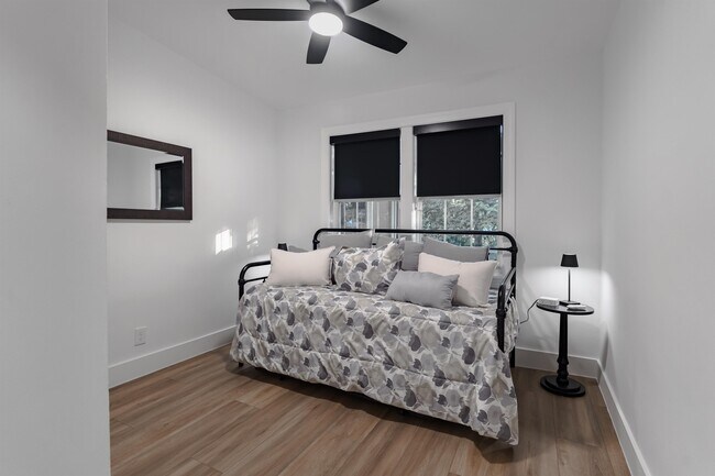 Building Photo - 1821 Jackson Bluff Rd