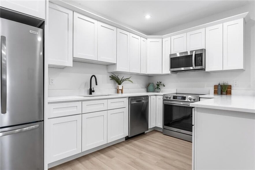 Building Photo - 50 Murray St