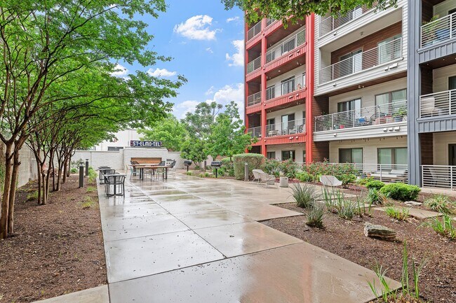 Building Photo - 4361 S Congress Ave