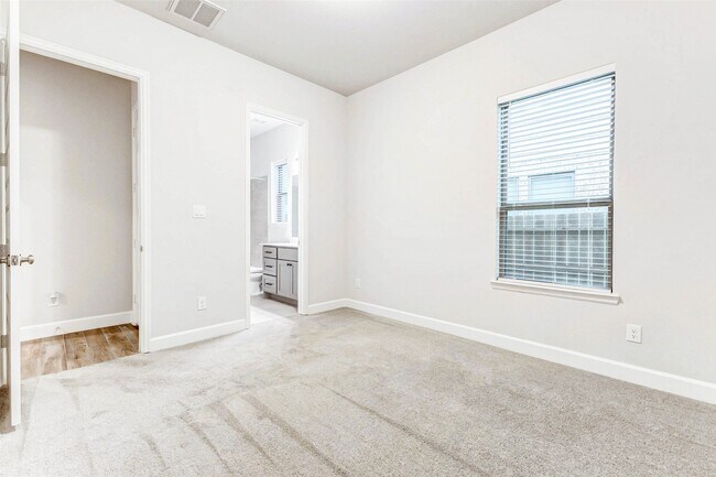 Building Photo - 624 Cape Capri Dr