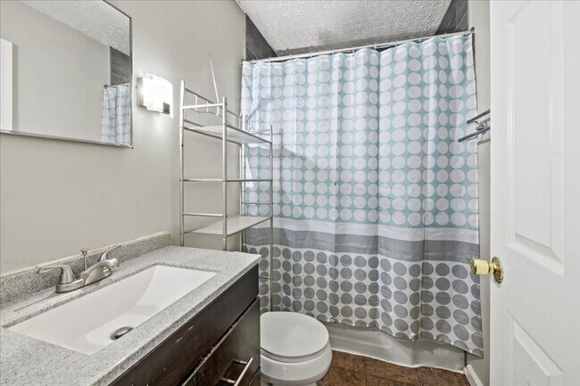 Building Photo - 1338 S Talbott St