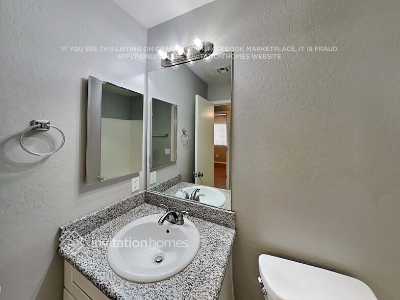 Building Photo - 14943 W Maui Ln