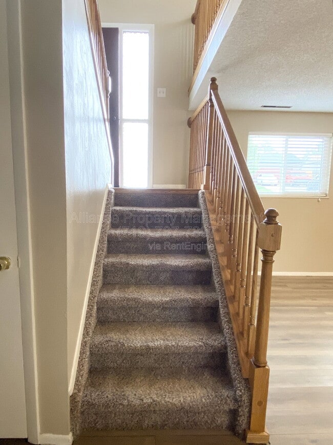 Building Photo - 6087 Del Rey Dr