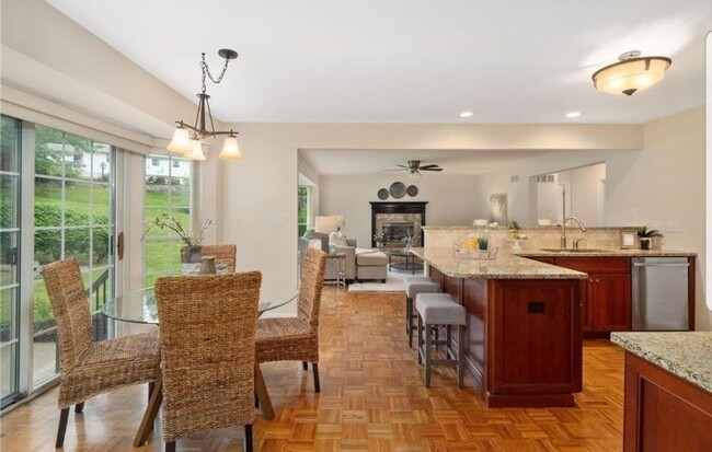 Building Photo - Spacious 4BR House in Bridgeton