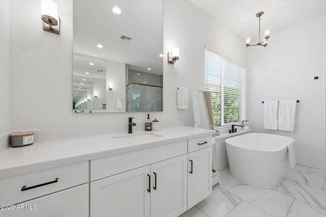 Building Photo - 4416 E Roy Rogers Rd