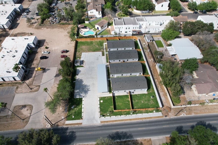 Building Photo - 520 W Jackson Ave