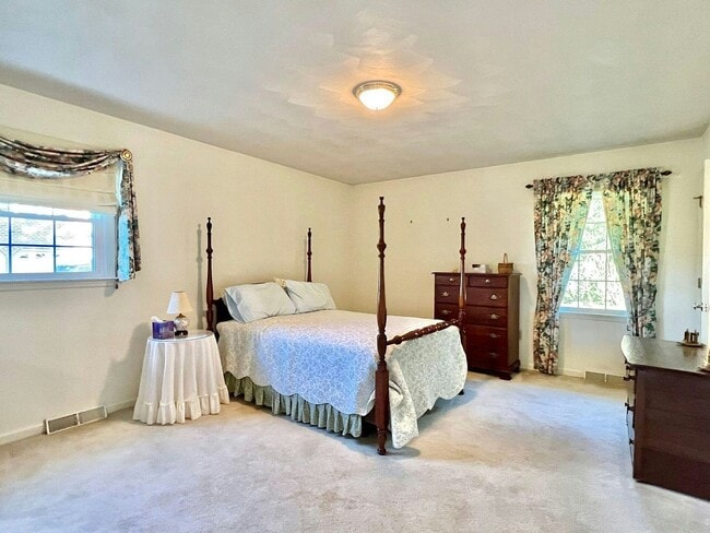 Building Photo - 4946 Appletree Dr