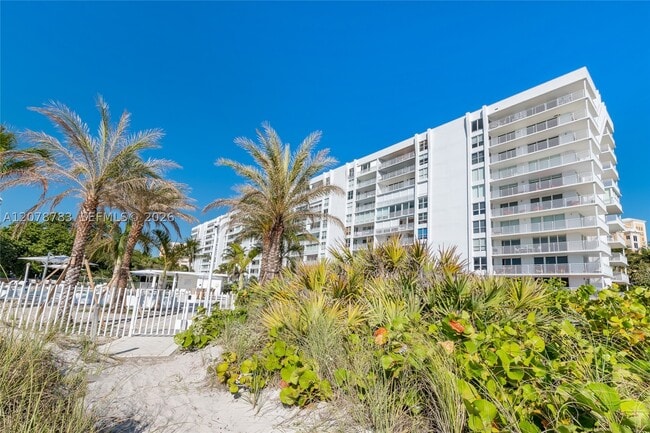 Building Photo - 613 Ocean Dr