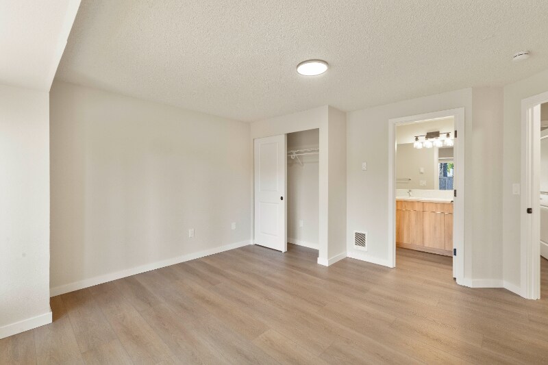 Building Photo - 16909 7th Ave E