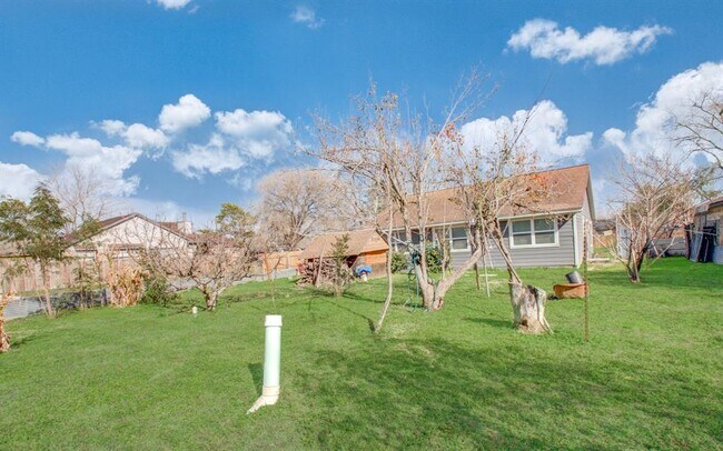 Building Photo - 13502 Townwood Dr
