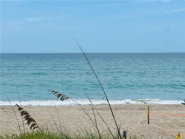 Building Photo - 10680 S Ocean Dr