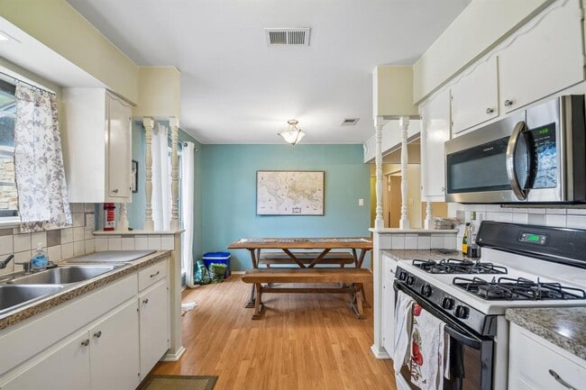 Building Photo - 5409 Hunters Glen