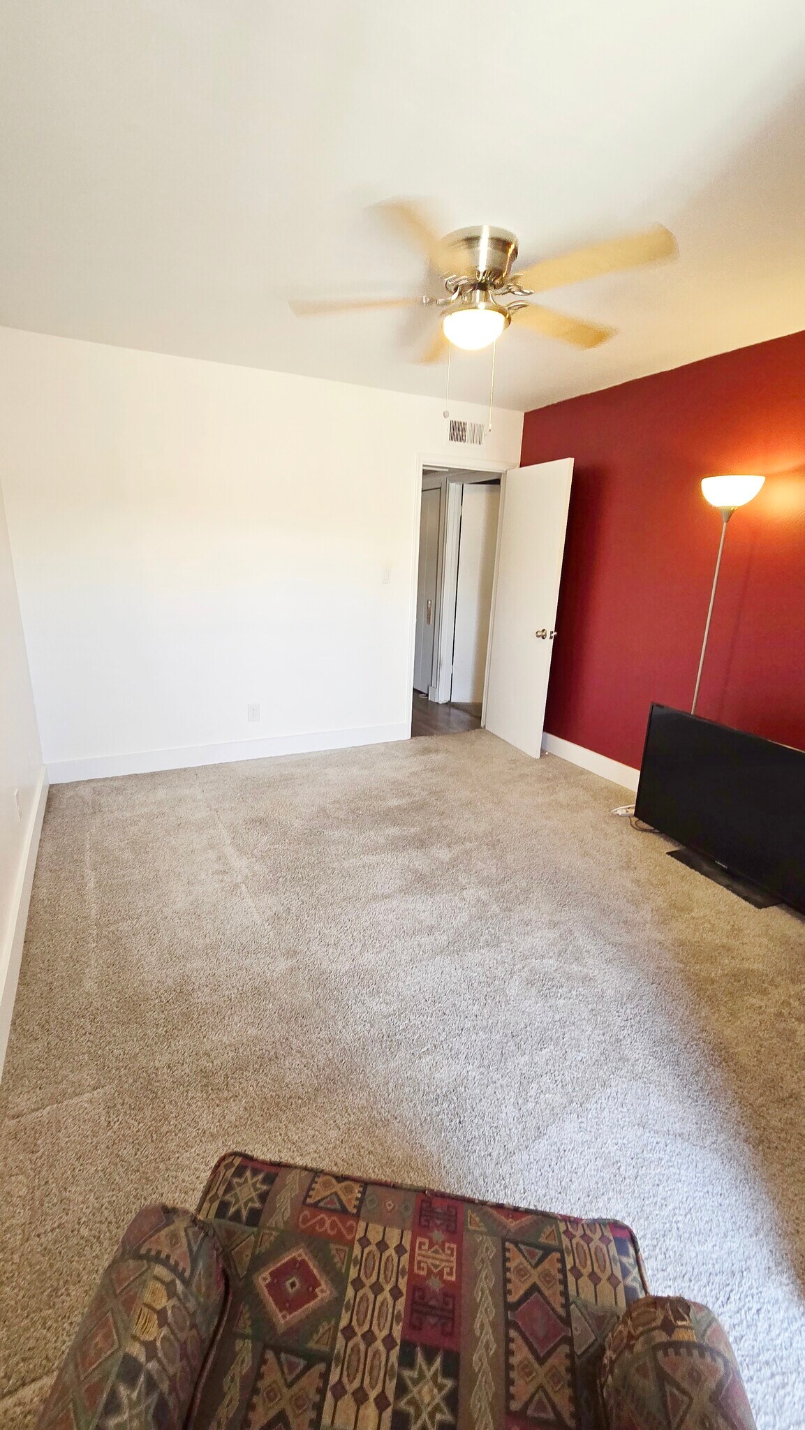 Walls have been painted since - New Pictures Soon - 1718 E Campbell Ave