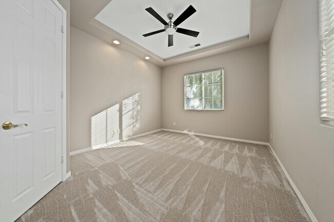 Building Photo - 79862 Amora Dr