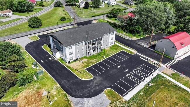 Building Photo - 1000 COLBY Ln