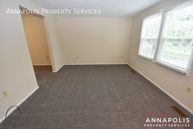 Building Photo - 1604 Revell Downs Dr