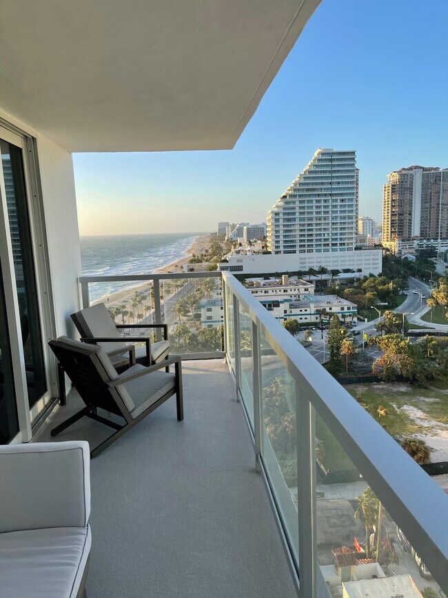 Building Photo - 209 N Fort Lauderdale Beach Blvd