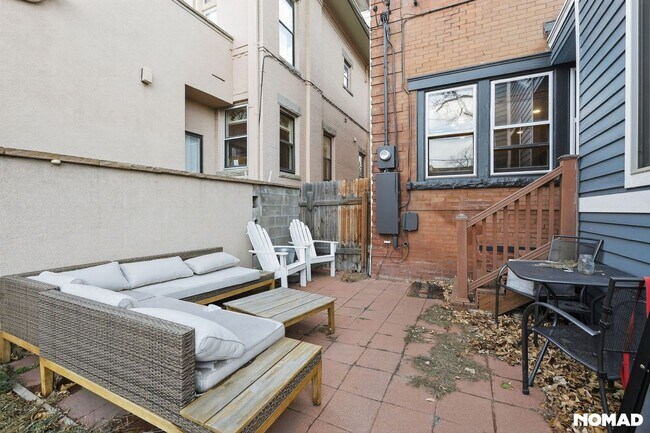 Building Photo - 910 N Clarkson St