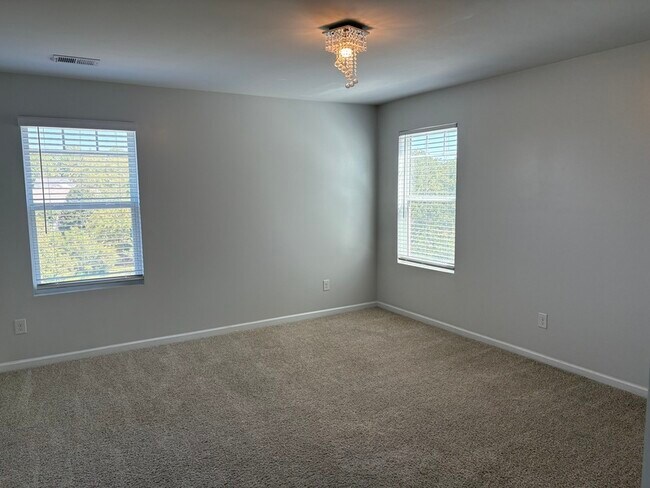Building Photo - 407 Lakemont Dr