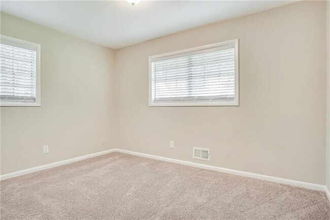 Building Photo - 4427 Sun Valley Blvd