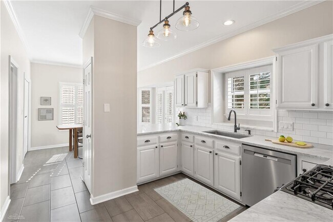 Building Photo - 12080 Greenmont Walk