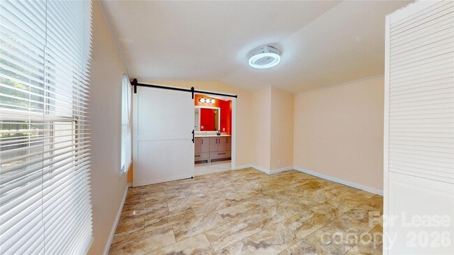 Building Photo - 4120 Glenola Dr
