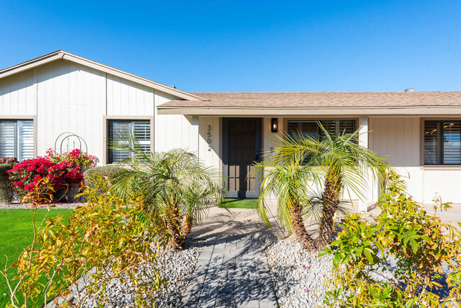 Building Photo - 3502 E Crocus Dr