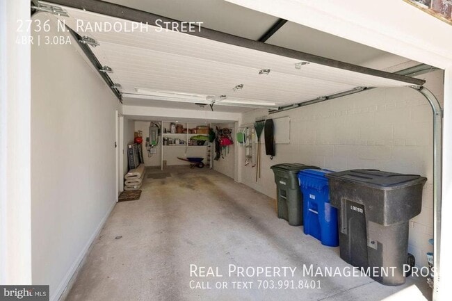 Building Photo - 2736 N Randolph St