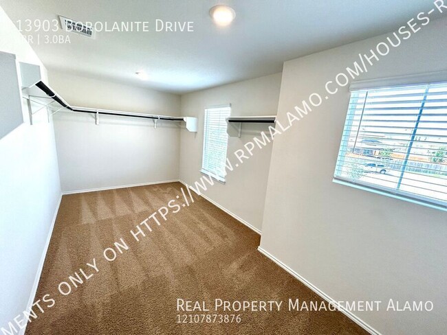 Building Photo - **MOVE-IN SPECIAL** Available Now! 4 Bedro...