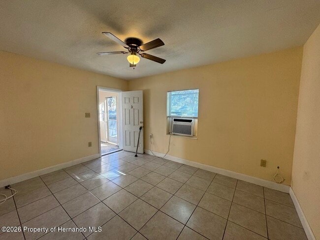 Building Photo - 708 Hazel Ave