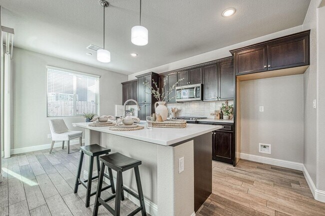 Building Photo - Stunning Granville Home in Copper River Canvas Gated Community!