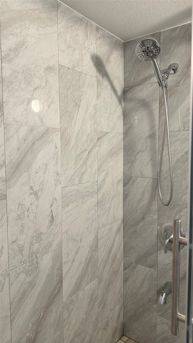 Building Photo - 6200 Ranchester Dr