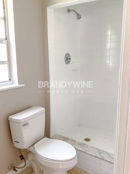 Building Photo - 2016 E Crenshaw St