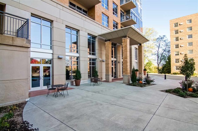 Building Photo - 625 N Segoe Rd