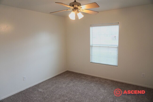 Building Photo - Corner Home Located in the Southwest!