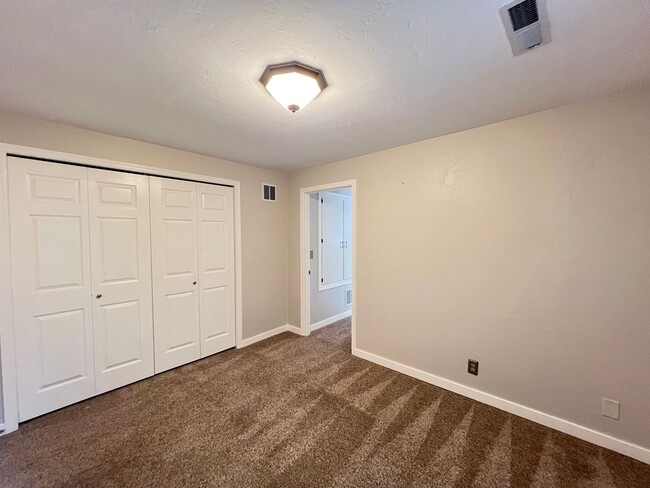 Building Photo - $300 OFF Move in Costs!  Elegant Four Bedr...