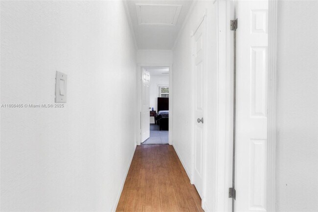 Building Photo - 781 SW 49th Terrace