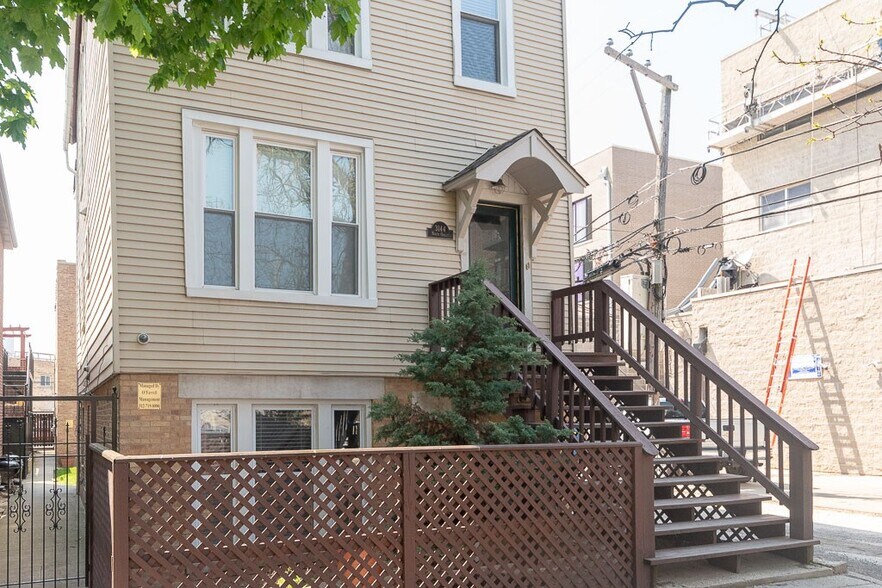 Building Photo - 3144 Oakley N Ave