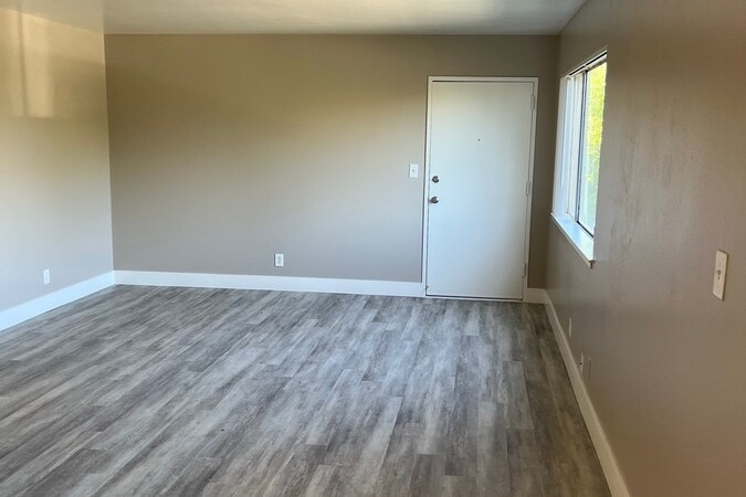 Spacious Open floor plan - River Park Vista Apartments