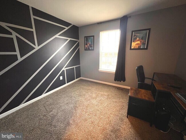 Building Photo - 154 Sachem St