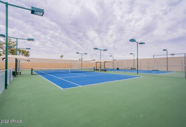 Building Photo - 1920 W Lindner Ave